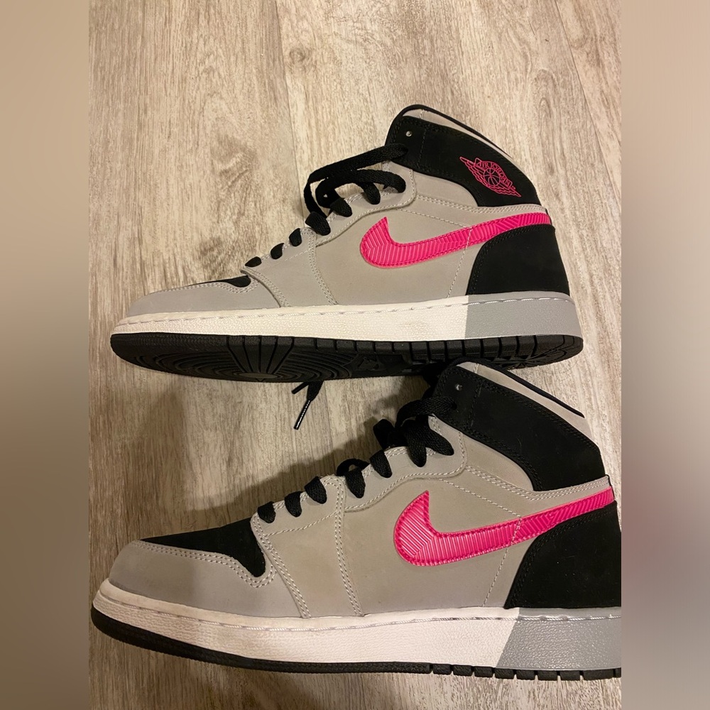 Women’s Air Jordan 1 Pink and grey